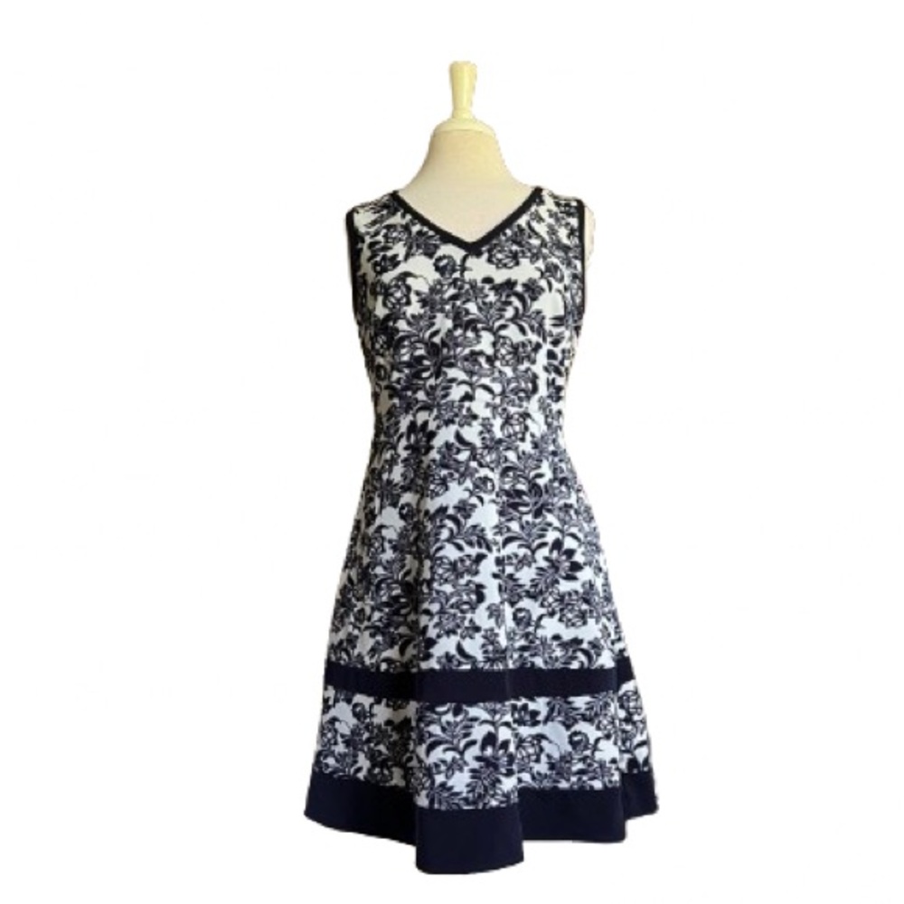 ILE New York Navy And White Floral Dress Size 8